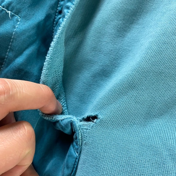 Free City Life Nature Love Blue Hoodie Pullover Sweater Pockets Women’s Size 1 - Picture 8 of 12